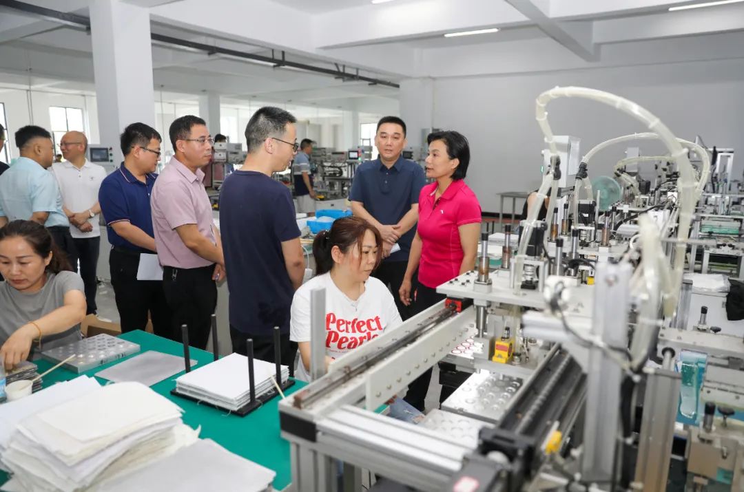 余立新巡查新区重点招引企业项目落地建设投产情况