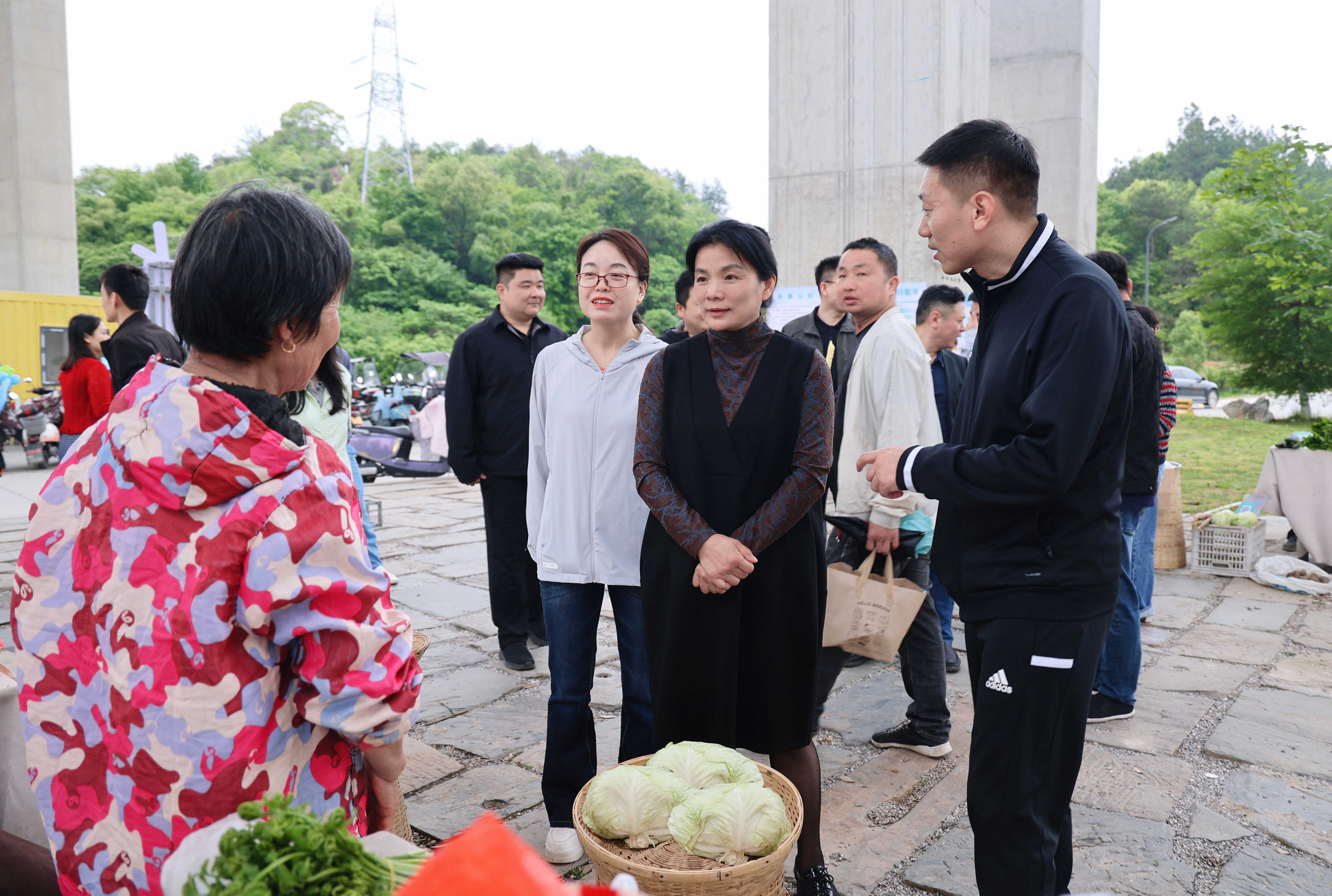 “五一”假期  余立新督导调度新区文旅工作并看望坚守一...